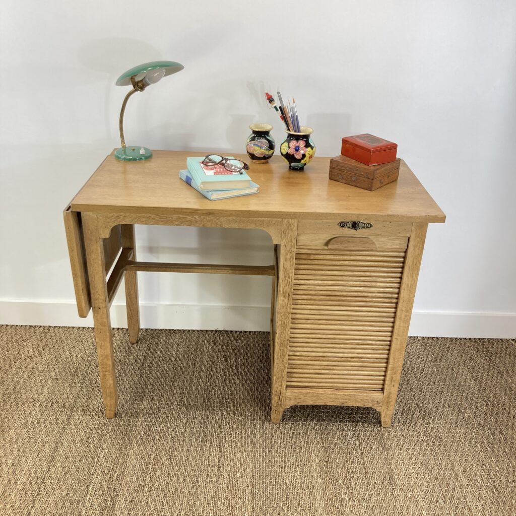 Bureau ancien en chêne restauré